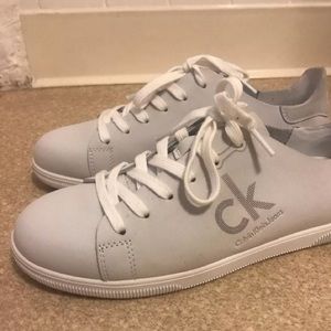 Calvin Klein Sneakers - Size 8